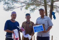Dukung Produktivitas Nelayan Pesisir, PT Timah Tbk Salurkan Bantuan Alat Tangkap di Desa Baskara Bakti
