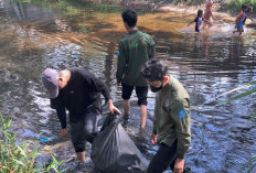 Kolaborasi Bersih Pantai Karang Mas Untuk Wisata Berkelanjutan