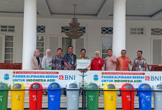 Wako Udin Terima Penyerahan CSR 15 Unit Tong Sampah dari BNI