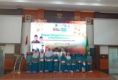 Perdana Pegawai dan Keluarga Kanwil Kemenag Babel Bayar Zakat Fitrah Lewat Bimas Islam