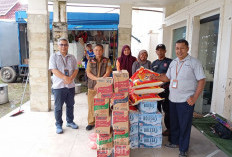 PT Timah Tbk dan Pemkab Babar Bantu Korban Banjir Rob di Mentok, Berikan Bantuan Sembako untuk Warga