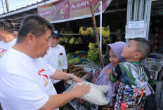 Masyarakat Haru, Terima Sembako dari Gubernur di Perayaan HUT ke-25 Babel