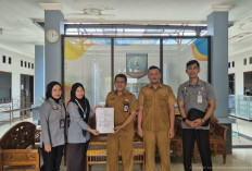 Kanwil Kemenkum Babel Fasilitasi Penyerahan 8 Sertifikat Merek Kolektif KDMP 