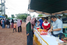 Masyarakat Serbu Operasi Pasar Murah di Kegiatan Nobar Pildun di Pujasera Koba 