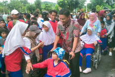 Meriahkan Hari Disabilitas Internasional 2025, Bupati & Ketua DPRD Bangka Bercengkrama dengan Siswa SDLBN