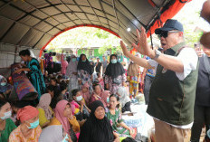 Gubernur Hidayat Arsani Sambangi Pengungsi Simpang Rimba, Pastikan Bantuan dan Kebutuhan Warga Terpenuhi