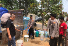 Krisis Air Hampir 2 Bulan, Polsek Taman Sari Salurkan 2.000 Liter ke Warga Jerambah Gantung