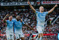 10 Pemain Manchester City Tundukkan Manchester United Lewat Gol Kontroversi Haaland, VAR Salah! 
