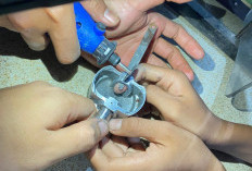 Ada-ada Saja, Jari Pria Sungailiat Ini Terjepit Piston Motor, Damkar pun Turun Tangan