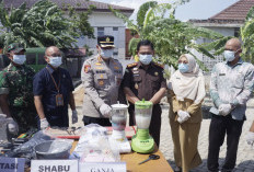 Kapolresta Pangkalpinang Saksikan Pemusnahan Barang Bukti Narkotika hingga Senpi