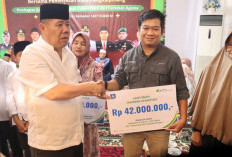 Tebarkan Kebaikan di Bulan Ramadan, Gubernur Hidayat Arsani Salurkan Zakat BAZNAS di Desa Penyamun