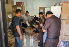 Polda Babel Limpahkan Tersangka Pemilik Jutaan Rokok Ilegal ke Kejari Belitung