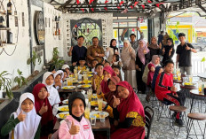 Cafe D'Fortune Place & Restoran Lesehan Green Gelar Makan Siang Bersama Anak Yatim dan Piatu