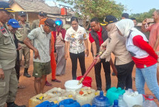 Kemarau Panjang Cekik Warga Toboali, Pemkab Basel Kembali Turun Tangan, 13 Ribu Liter di Alirkan 