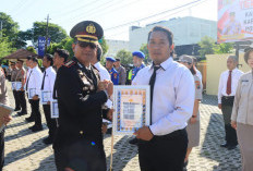 Usai Upacara Harkitnas, Kapolresta Pangkalpinang Berikan Penghargaan kepada 25 Personel Berprestasi   