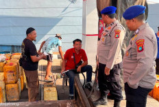 Atas Arahan Kapolresta, Polairud Kawal Penyaluran Solar untuk Nelayan di SPBN Ketapang