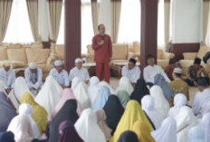 Bupati Bangka Tengah Melepas 153 CJH Sekaligus Bagikan Uang Saku