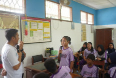 Peringati HLN ke-80, PLN UP3 Belitung Tanamkan Pemahaman Kelistrikan Sejak Dini di SDN 26 Tanjung Pandan