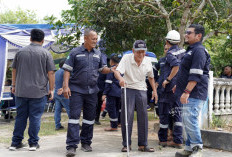 Konsisten Bantu Kesehatan Warga, PT Timah Tbk Serahkan Bantuan untuk Lansia di Bangka Barat 