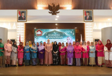 BKOW Babel Salurkan Paket Sembako hingga Luncurkan Mars Ciptaan Noni Hidayat
