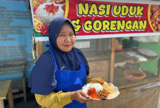 Perempuan Ini Sukses Kembangkan Usaha Rumahan hingga Jadi Andalan Transaksi Warga melalui BRILink Agen