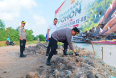 Kapolresta Pangkalpinang Tanam Mangrove di DAS Teluk Bayur, Wujud Komitmen Jaga Lingkungan