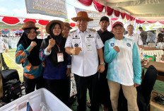 Tinjau Stan LKS-FLS3N 2026, Gubernur Hidayat Arsani Borong Produk dan Motivasi Siswa Babel