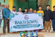 PPTK SMWAN/SMKN Sungailiat Bersama  PWI Basel Salurkan Bantuan Sosial ke Empat Pondok Pesantren di Toboali 