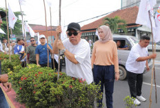 Gubernur Hidayat Turun Tangan Berpartisipasi dalam Gotong Royong bersama Masyarakat