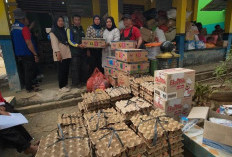 Di Tengah Duka Kebakaran Serdang, Ratna Hadir Bawa Bantuan untuk Korban