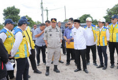 Tinjau Abrasi Pantai Penyak, Gubernur Hidayat Pastikan Pembangunan Talud Berjalan Sesuai Ketentuan