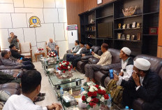 ​Dihadapan Aliansi Umat Islam, Ketua DPRD Babel Pastikan Siapkan Solusi Antrean Panjang BBM di SPBU