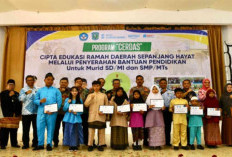 Melalui Program Cerdas, Pemkab Belitung Salurkan Bantuan untuk 995 Pelajar Kurang Mampu